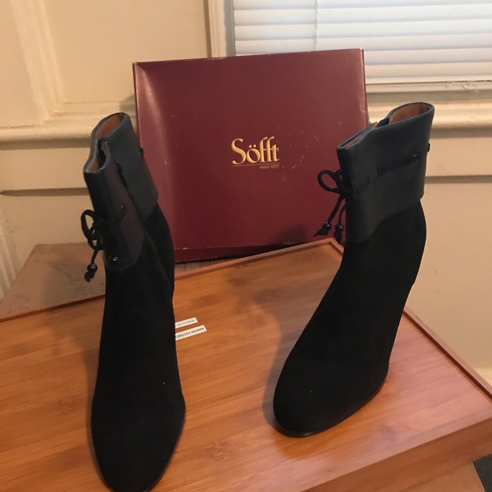 Beautiful suede and leather ankle boots, size 10